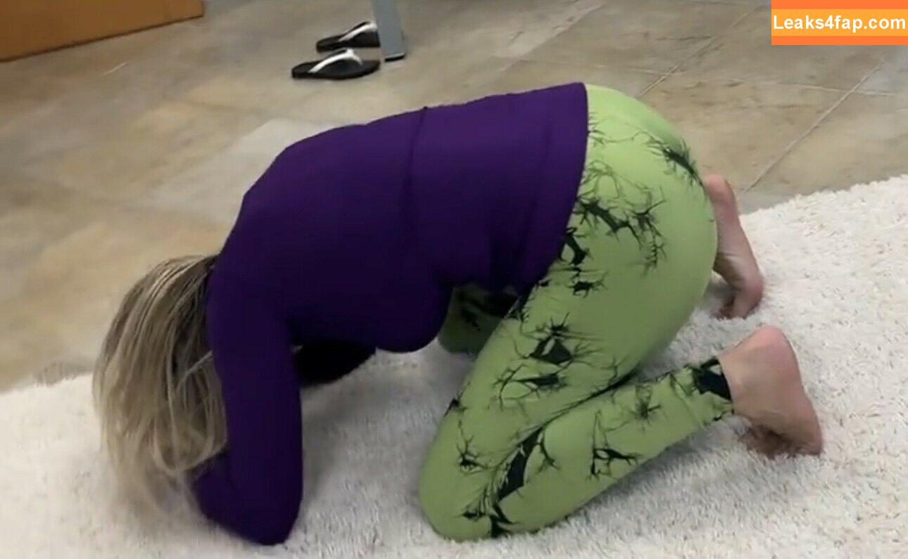 Mondragon Chiropractic / Brenda Mondragon / chiro_dragon leaked photo photo #0067