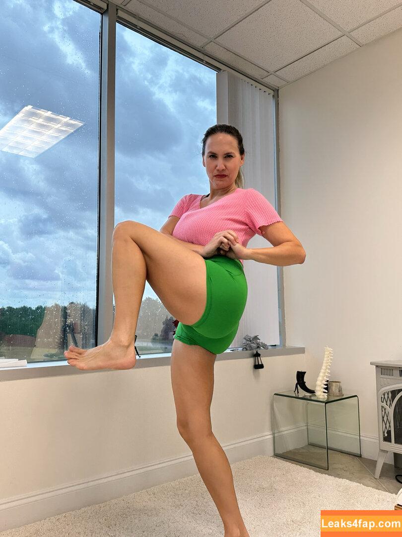 Mondragon Chiropractic / Brenda Mondragon / chiro_dragon leaked photo photo #0131