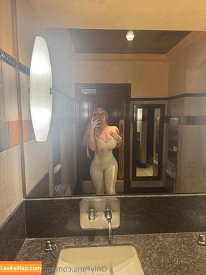 moreofmariah photo #0016