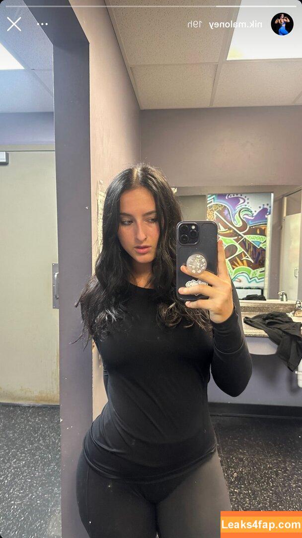 Nikkimaloney / nik.maloney leaked photo photo #0018