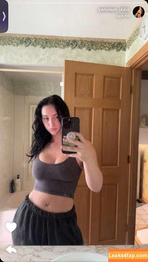 Nikkimaloney photo #0003