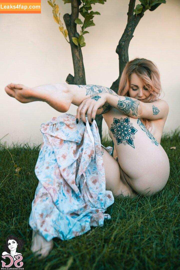Ninaq / NinaQ_SG / ninaq_suicide leaked photo photo #0033