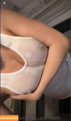 Noelle Emily photo #0210