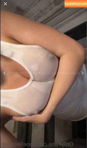 Noelle Emily photo #0232