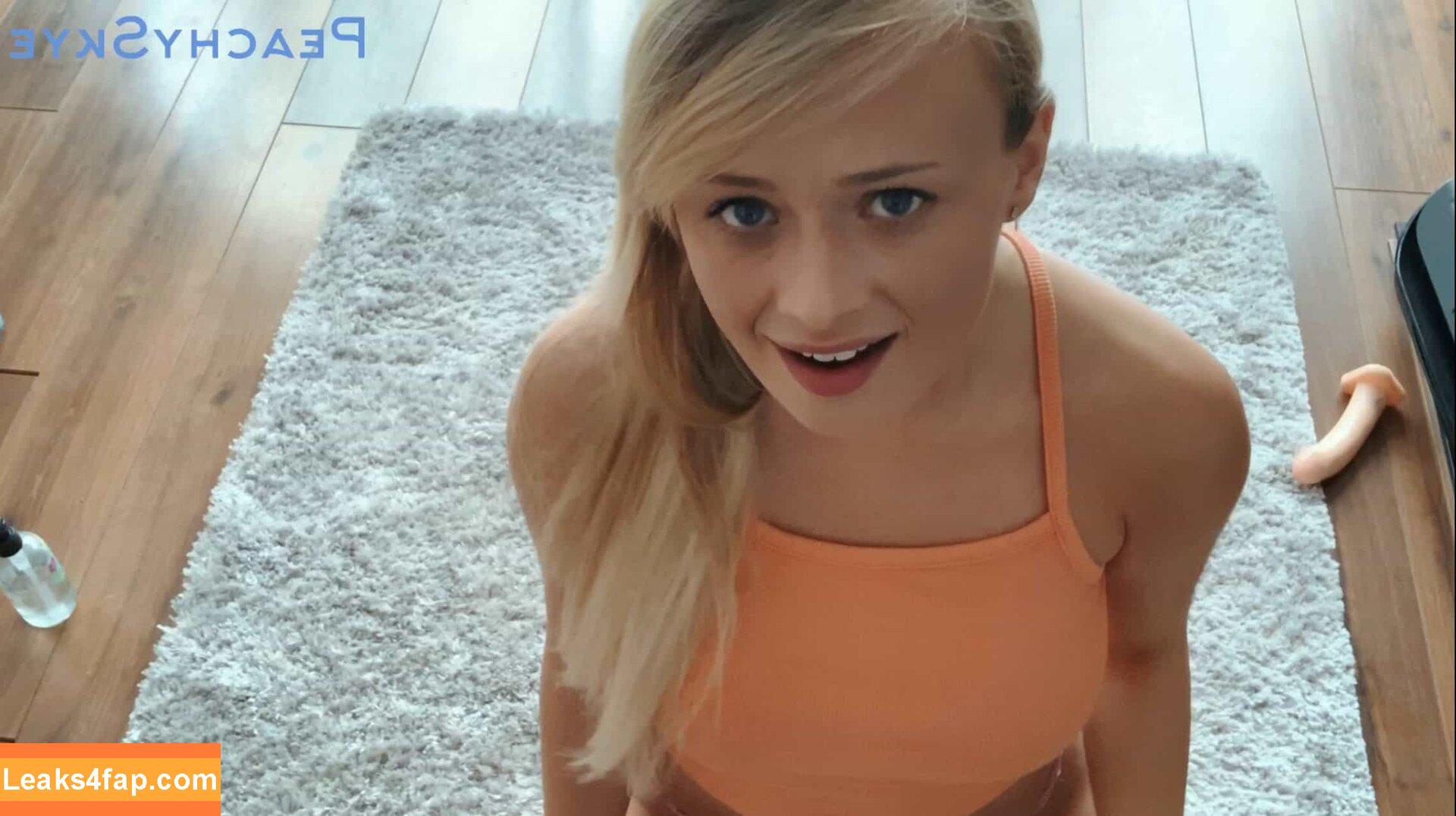 Peachyskye / https: / peachyskyeofficial leaked photo photo #0038