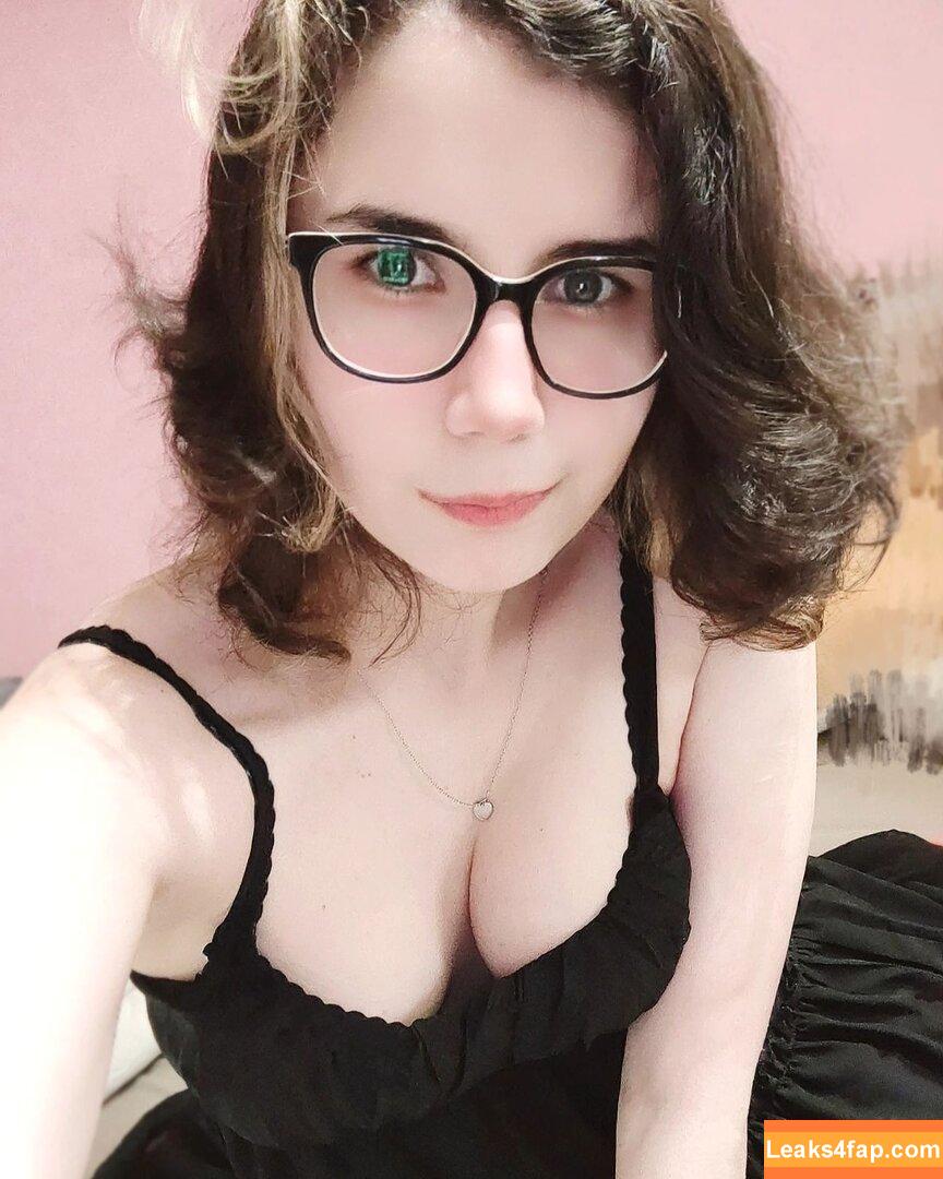 RiriMiaou / French VStreamer / https: leaked photo photo #0001