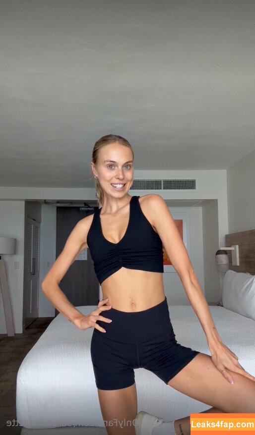 sarahscarlette /  leaked photo photo #0015