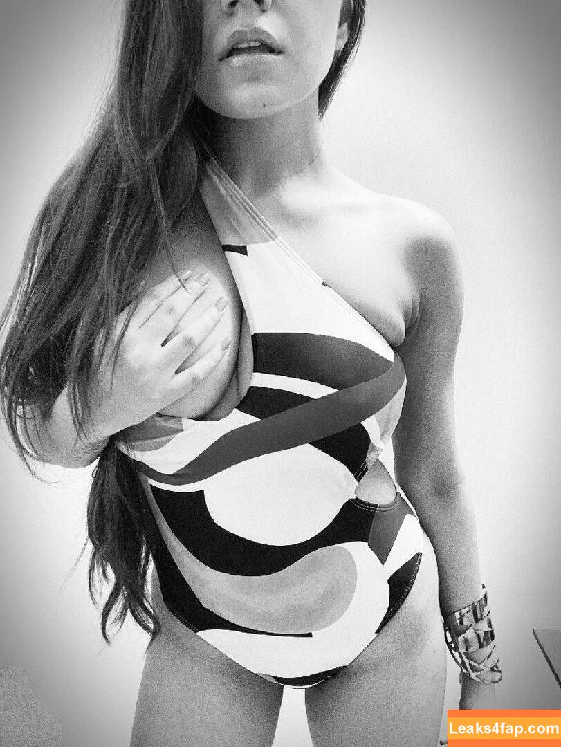 Simran Kaur / symrann.k leaked photo photo #0024
