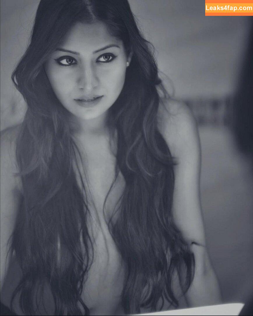 Simran Kaur / symrann.k leaked photo photo #0032