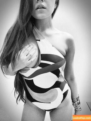 Simran Kaur photo #0024