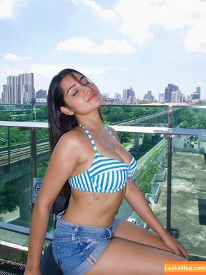 Simran Kaur фото #0117