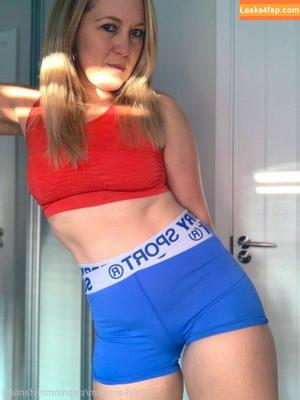 Sophie Thighs фото #0012