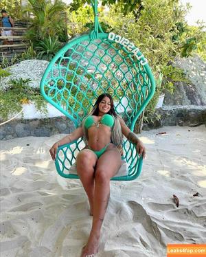 Stephanie Silveira photo #0170