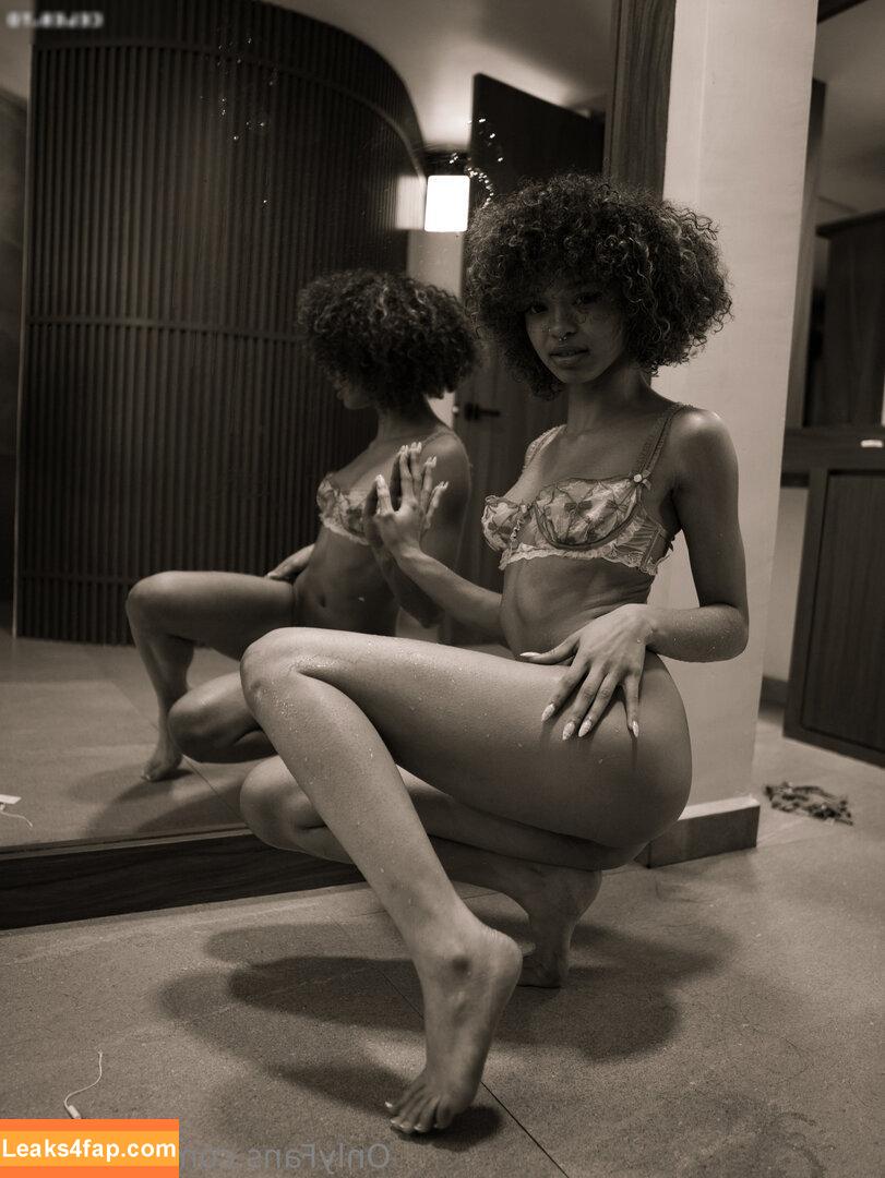 Suki Chan /  leaked photo photo #0041