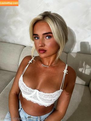 Taylor Roberts photo #0003