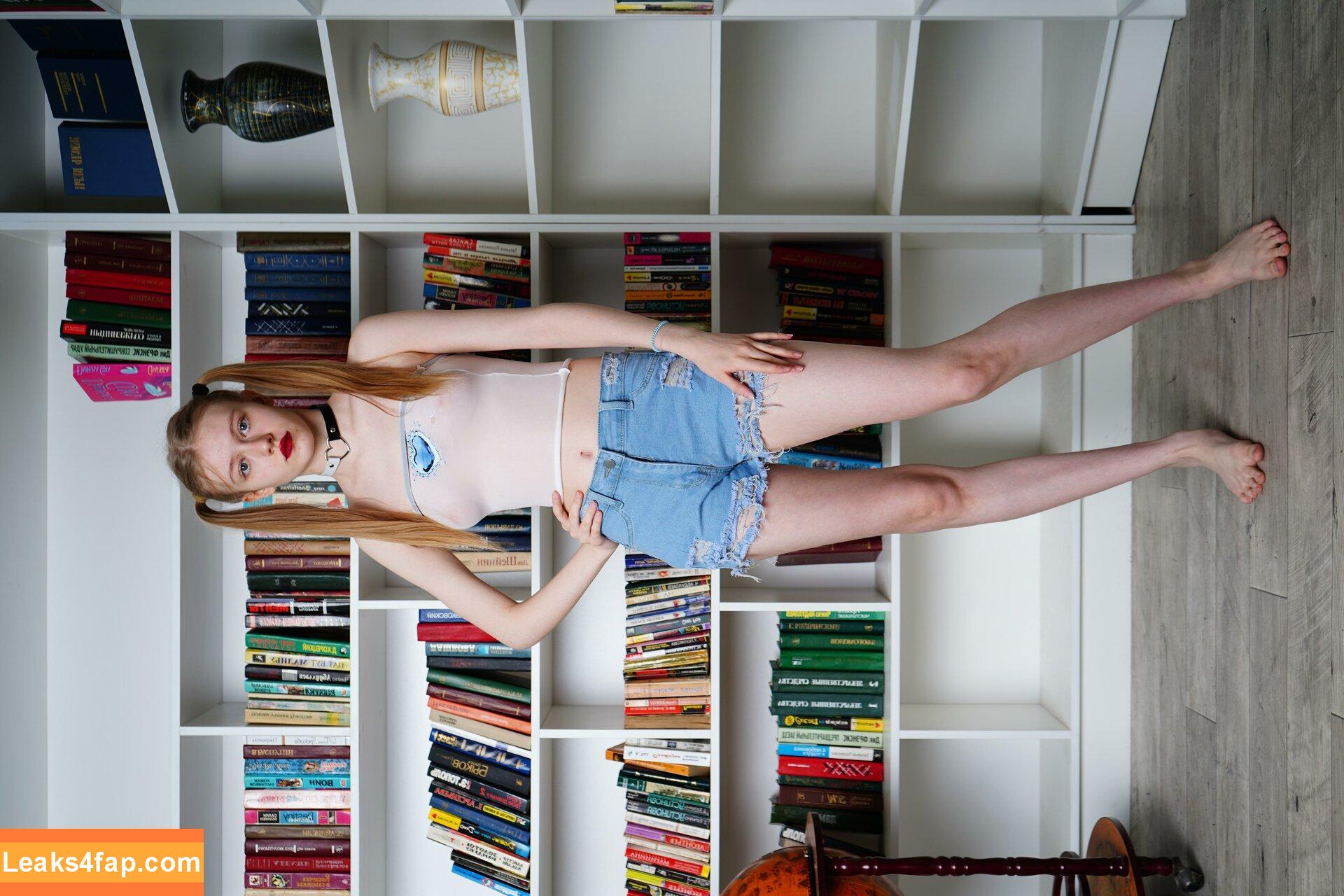 TeenMarvel / MarvelCharm / sabinatomkova слитое фото фото #0135