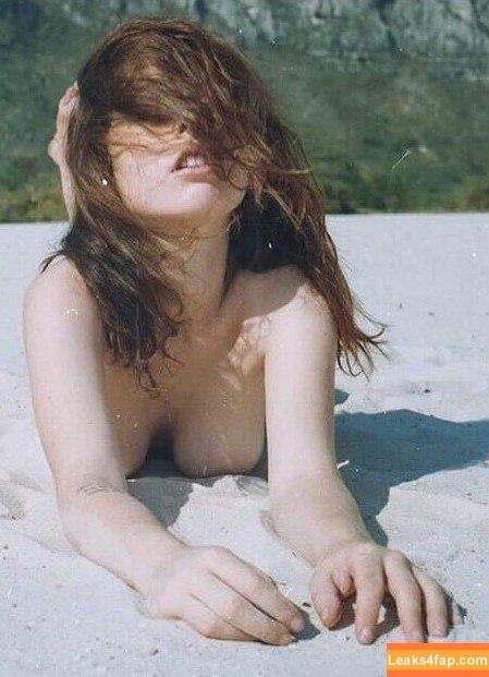 thaysvita_ /  leaked photo photo #0003