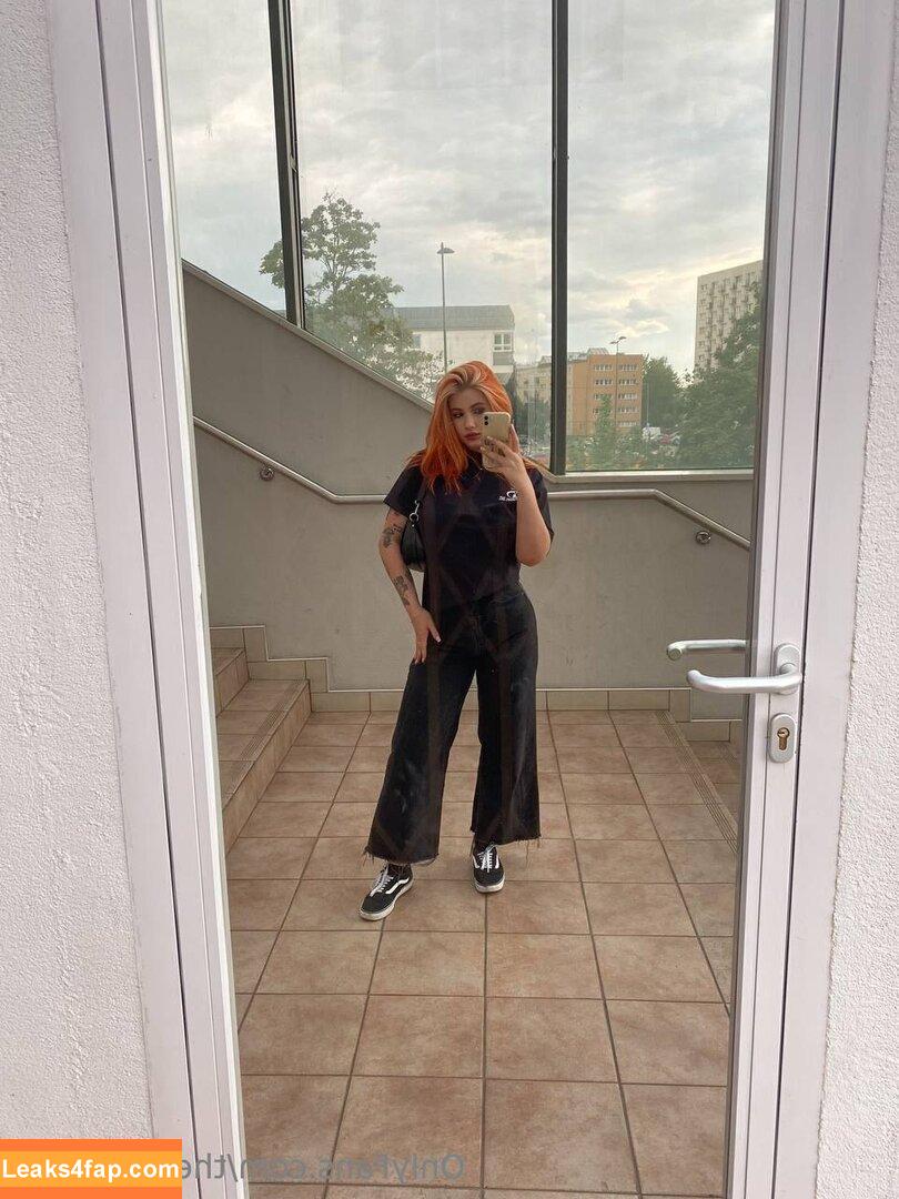 thegingerkay / livelikeadaylily leaked photo photo #0056