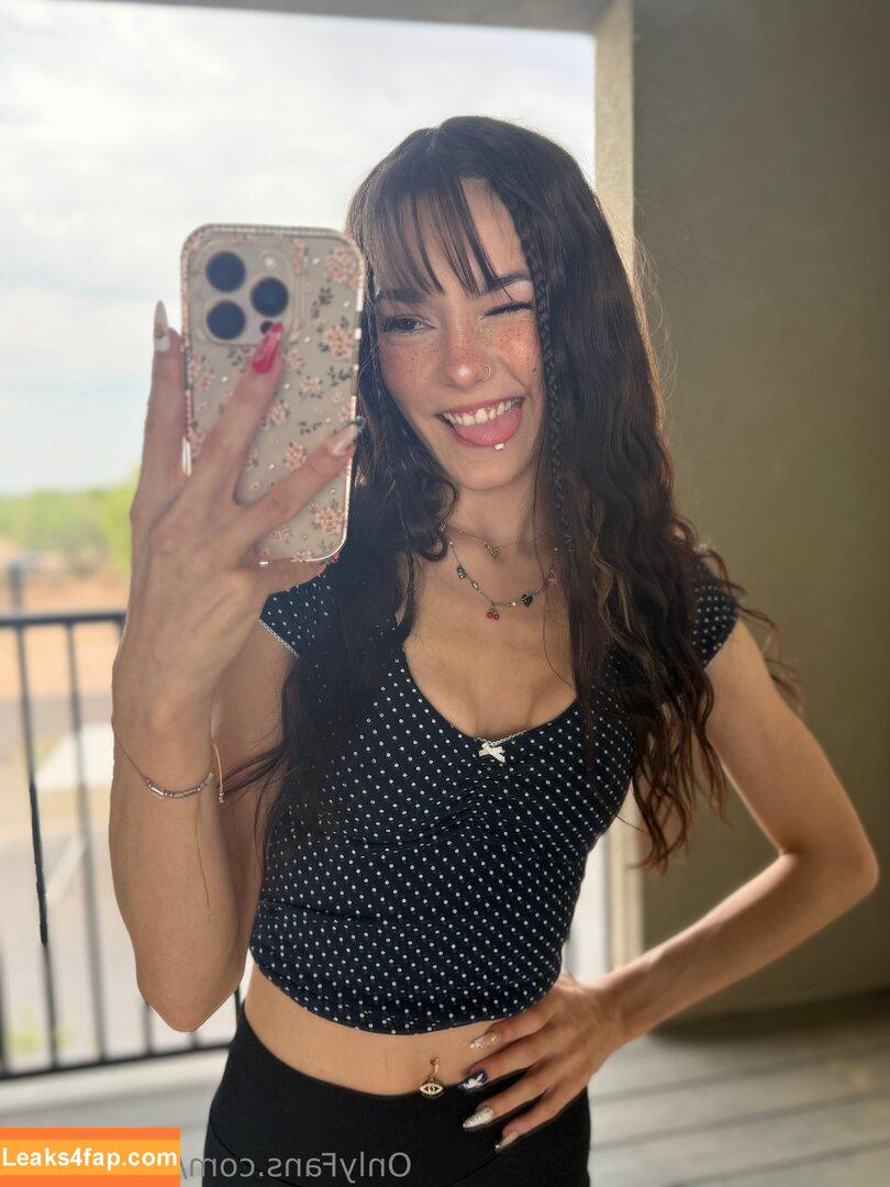 tinykatrina /  leaked photo photo #0002