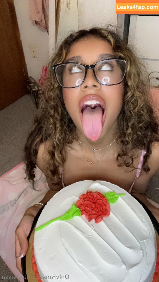 trulyissa / xoxissa leaked photo photo #0005
