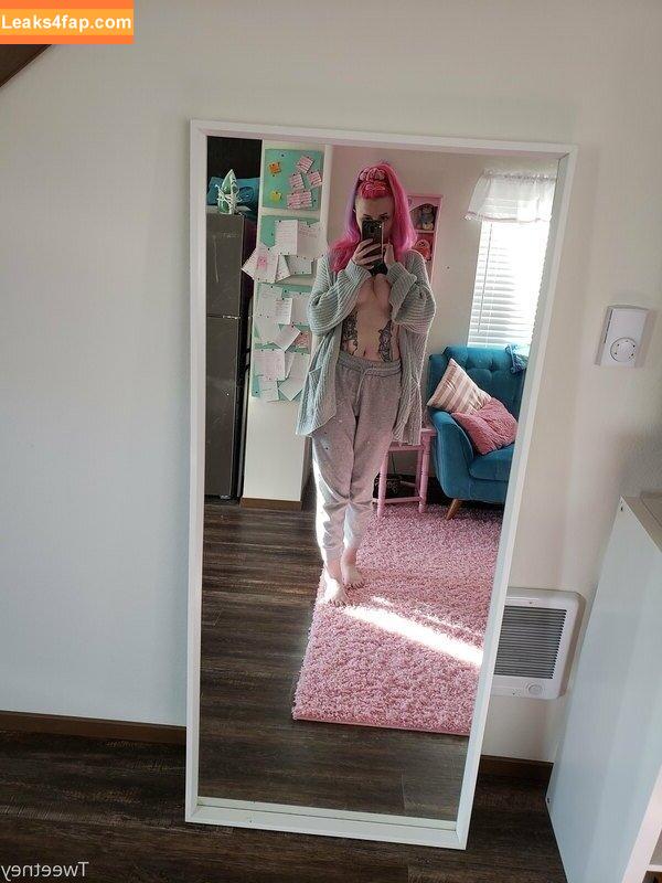Tweetney / tweetney_chan / tweetneypie leaked photo photo #0209