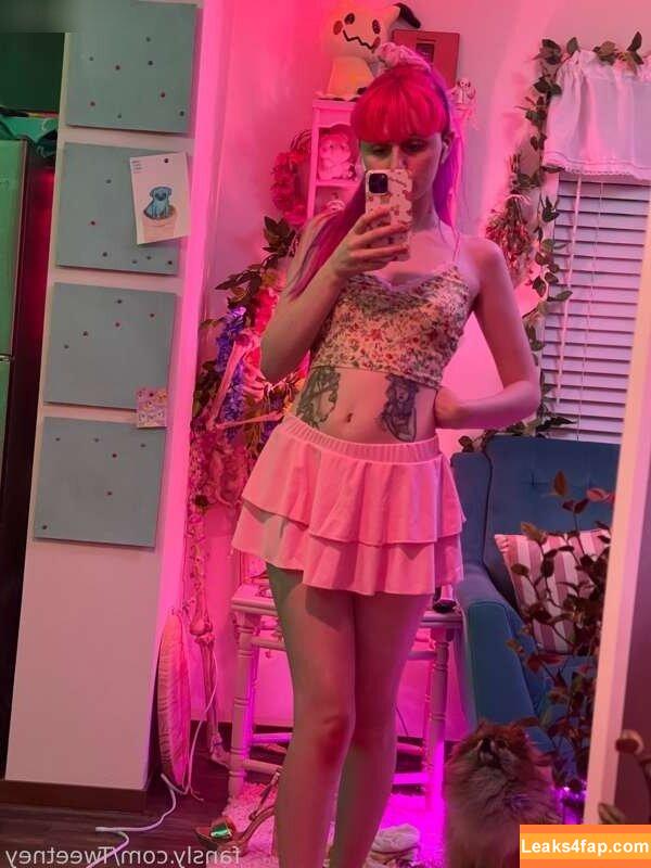 Tweetney / tweetney_chan / tweetneypie leaked photo photo #0280