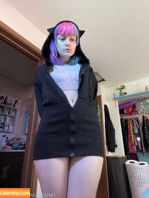Tweetney / tweetney_chan / tweetneypie leaked photo photo #0296