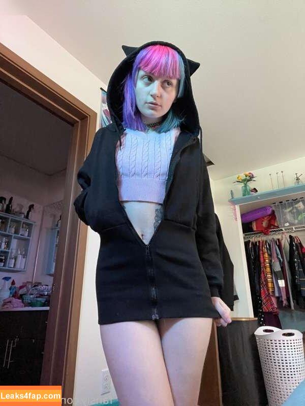 Tweetney / tweetney_chan / tweetneypie leaked photo photo #0305