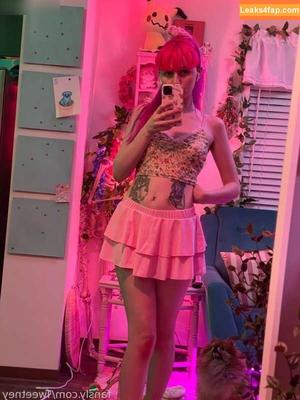Tweetney photo #0266