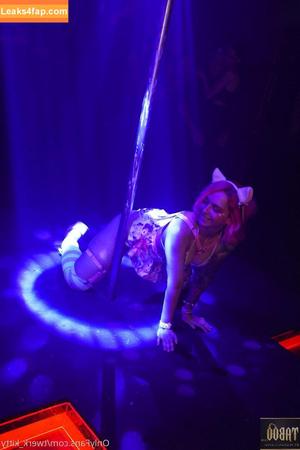 Twerk Kitty фото #0157
