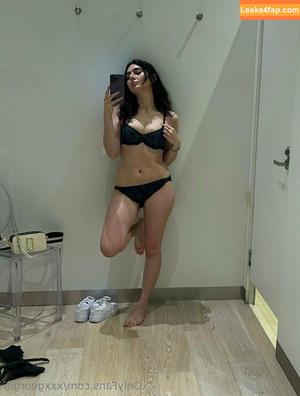 urfavcatgirl фото #0001