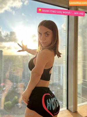 Valentina Midget photo #0174