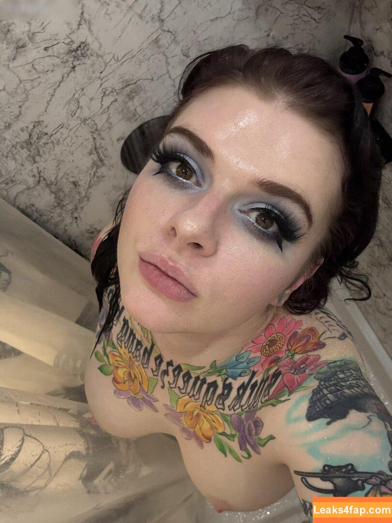 Vermilionvixxxen / Ms Red Wrenching /  leaked photo photo #0002
