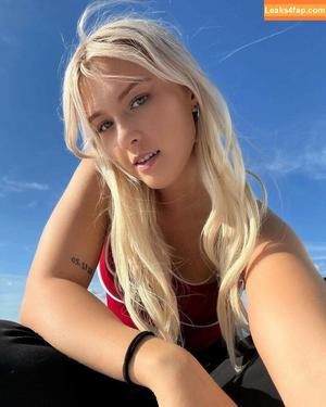 vickilive photo #0004