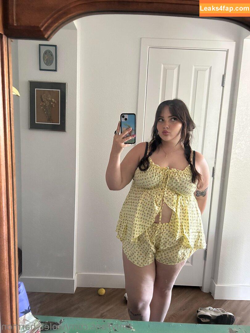 violet_harmon /  leaked photo photo #0012