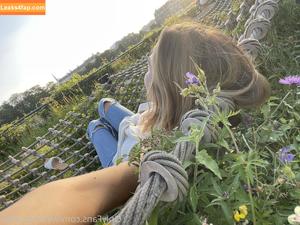 Willow Preston photo #0020