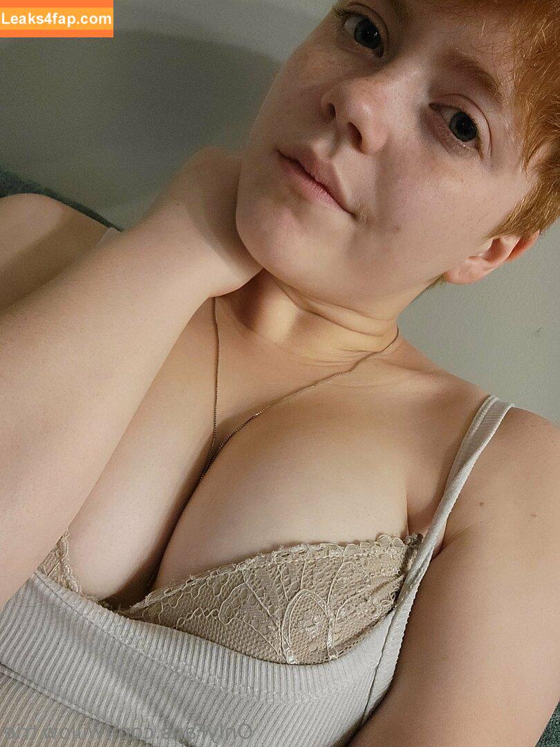 Willow.Trie / user leaked photo photo #0043