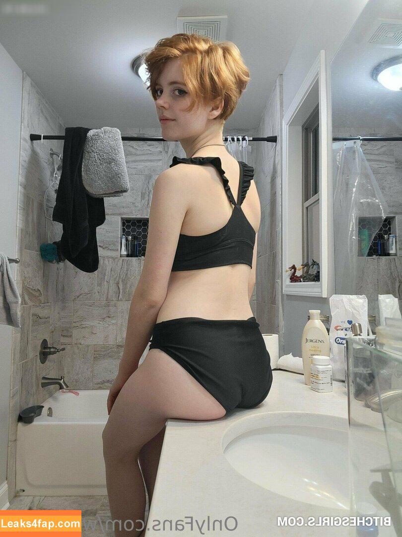 Willow.Trie / user leaked photo photo #0117