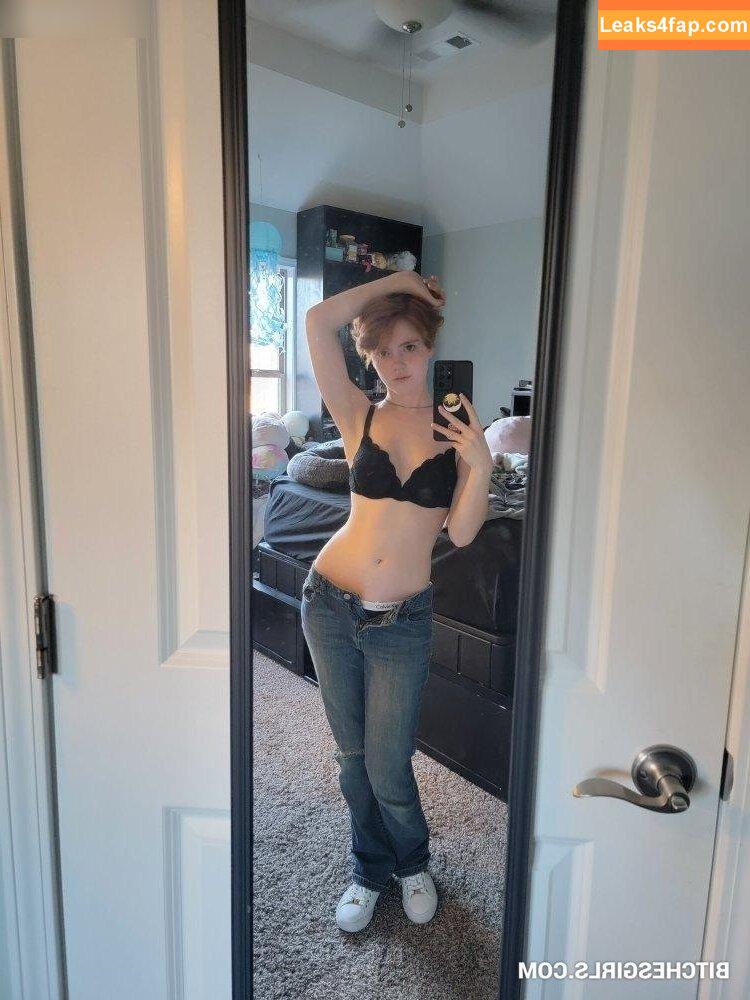 Willow.Trie / user leaked photo photo #0237