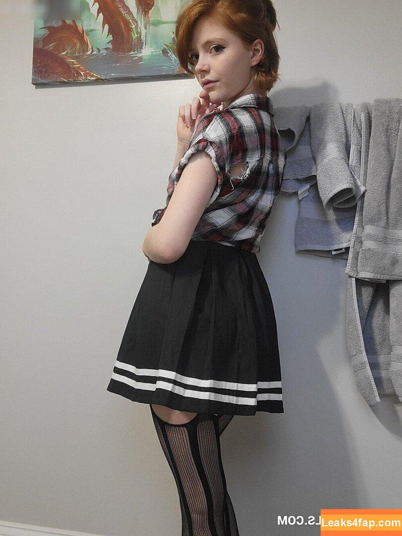 Willow.Trie / user leaked photo photo #0279