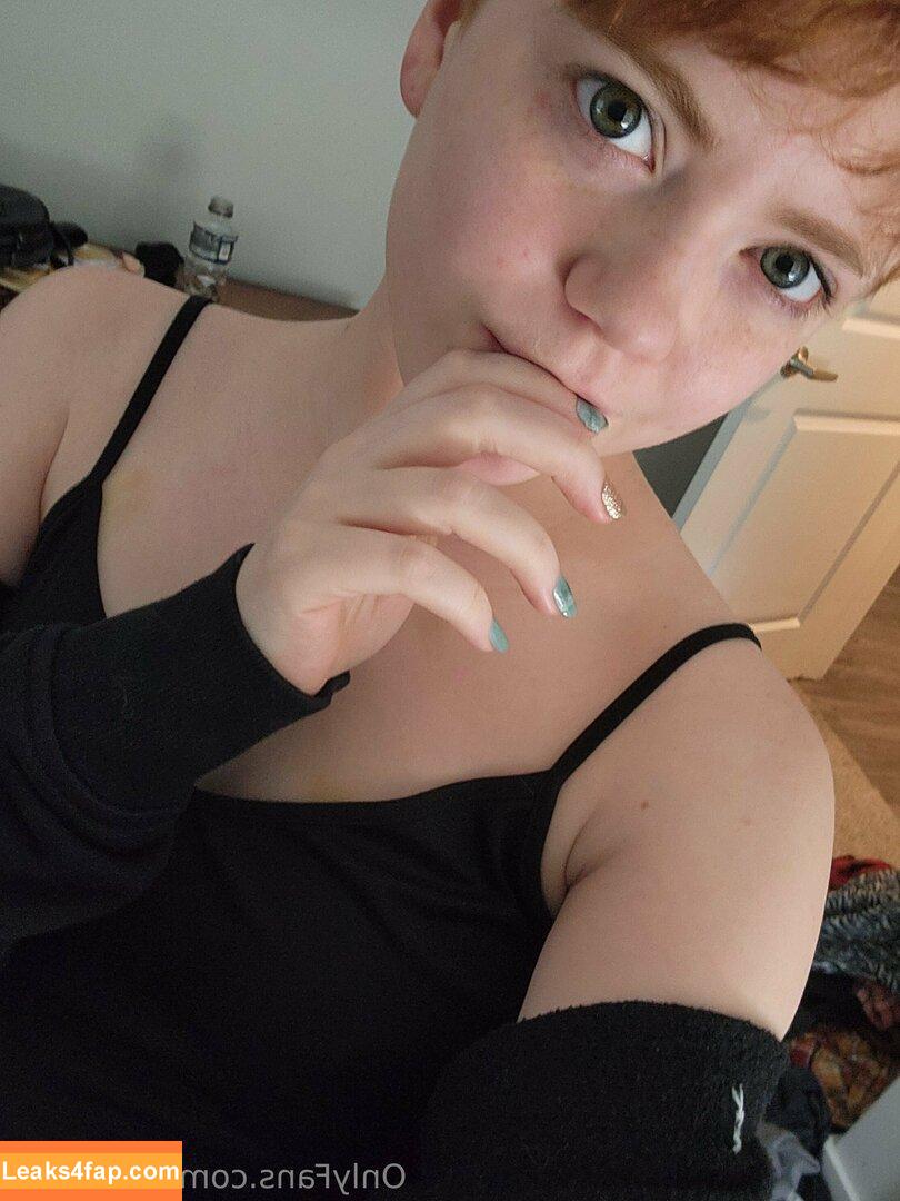 Willow.Trie / user leaked photo photo #0390