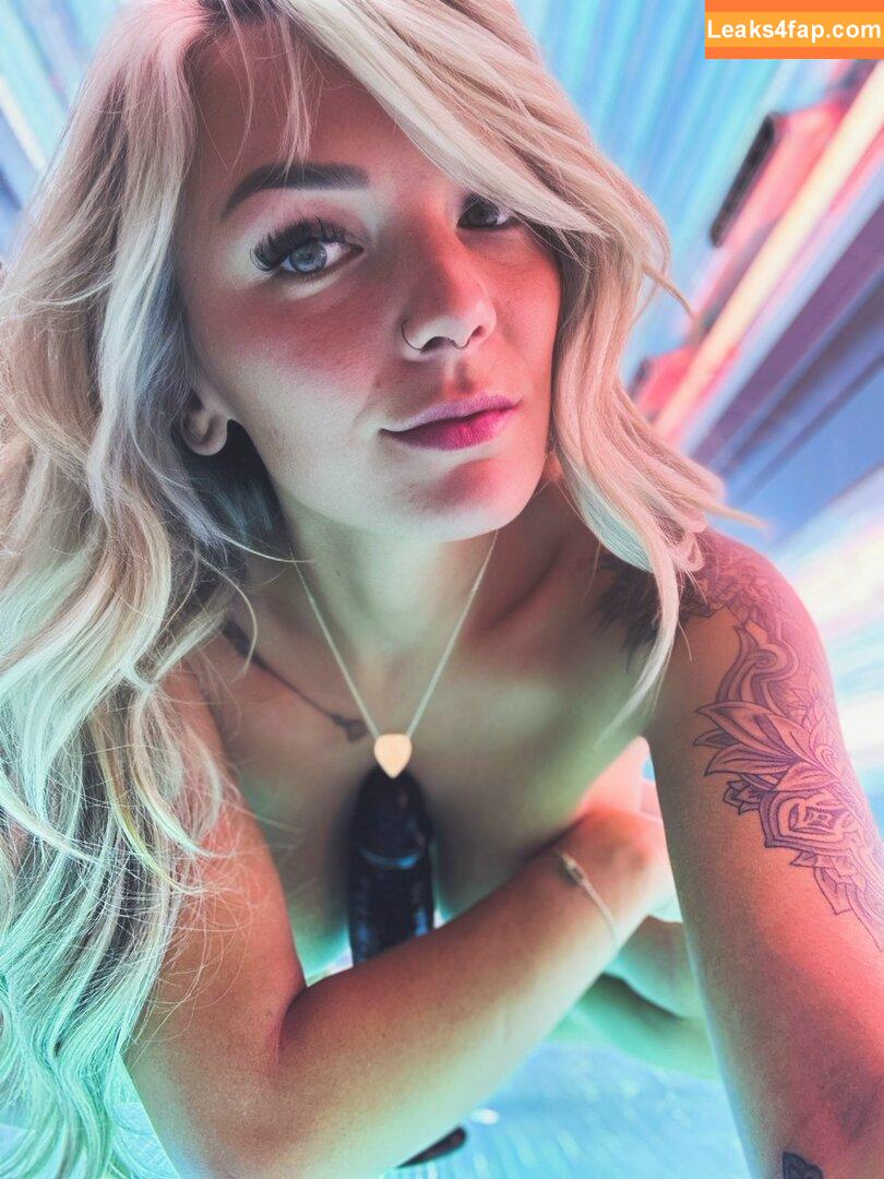 XellieraeX / _xellieraex_ leaked photo photo #0004