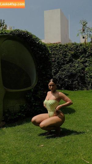 Yesjulz photo #0066