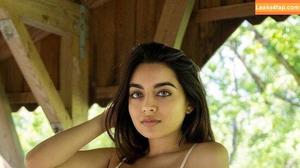 Zara Dar photo #0039