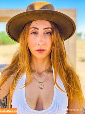 Zoebytheriver photo #0006