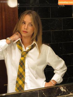 Anna Shumate photo #0055