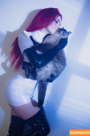 Katyuska Moonfox photo #0050