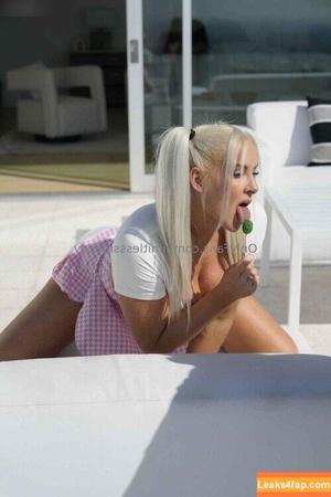 Macey Estrella-Kadlec photo #0029