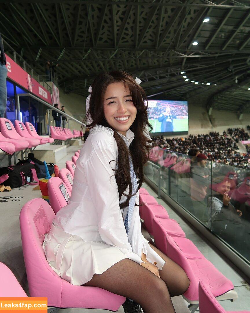 Pokimane / pokimanelol / pokinaneonlyfan leaked photo photo #0046