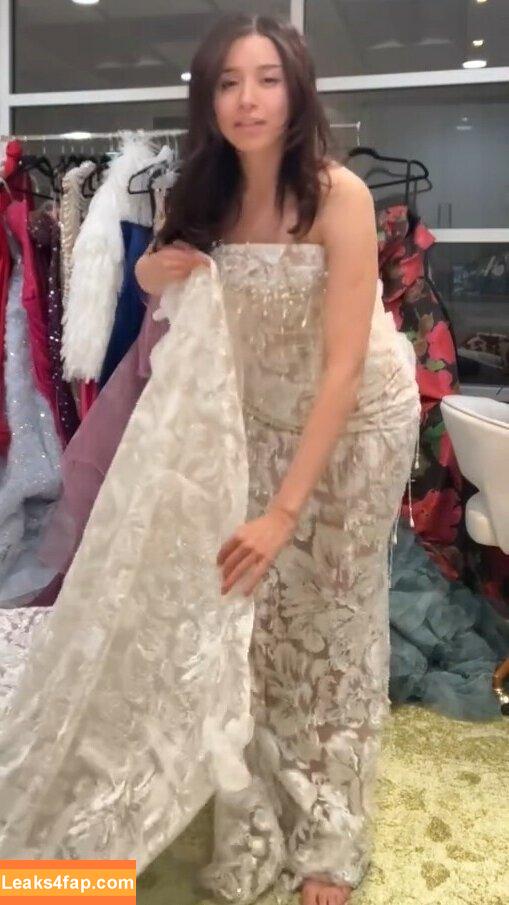 Pokimane / pokimanelol / pokinaneonlyfan leaked photo photo #0075